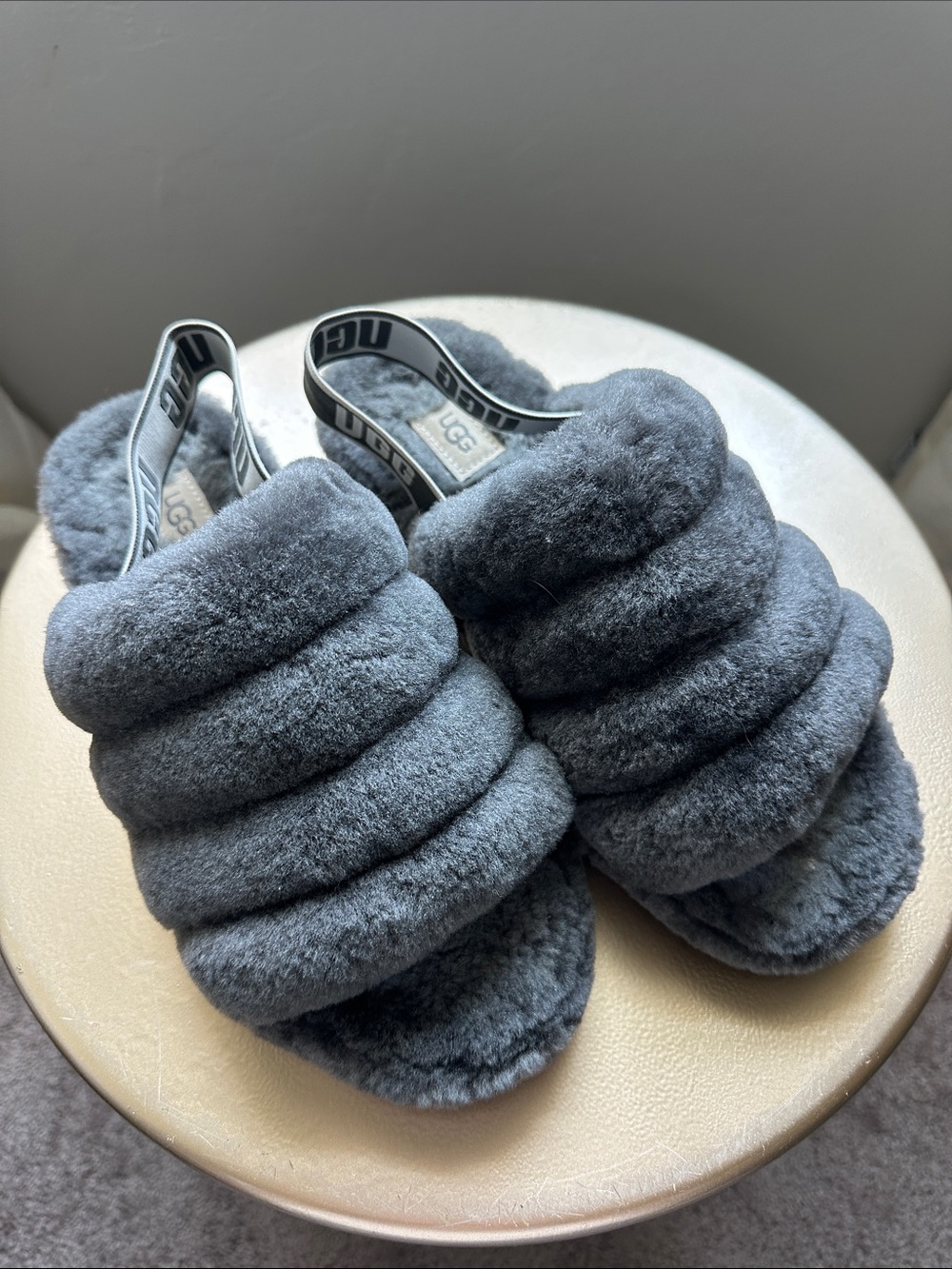 UGG Women's Fluff Slide Sandal - Charcoal Shearling